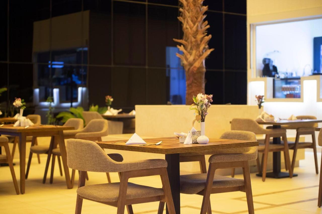 Sarwat Park Hotel Riyadh - Diplomatic Quarter Esterno foto