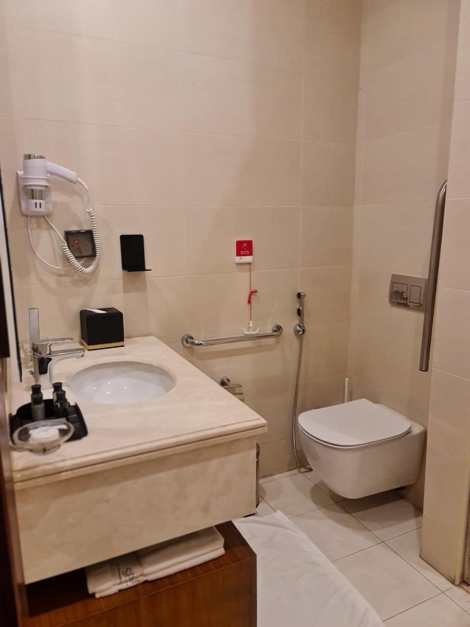 Sarwat Park Hotel Riyadh - Diplomatic Quarter Esterno foto